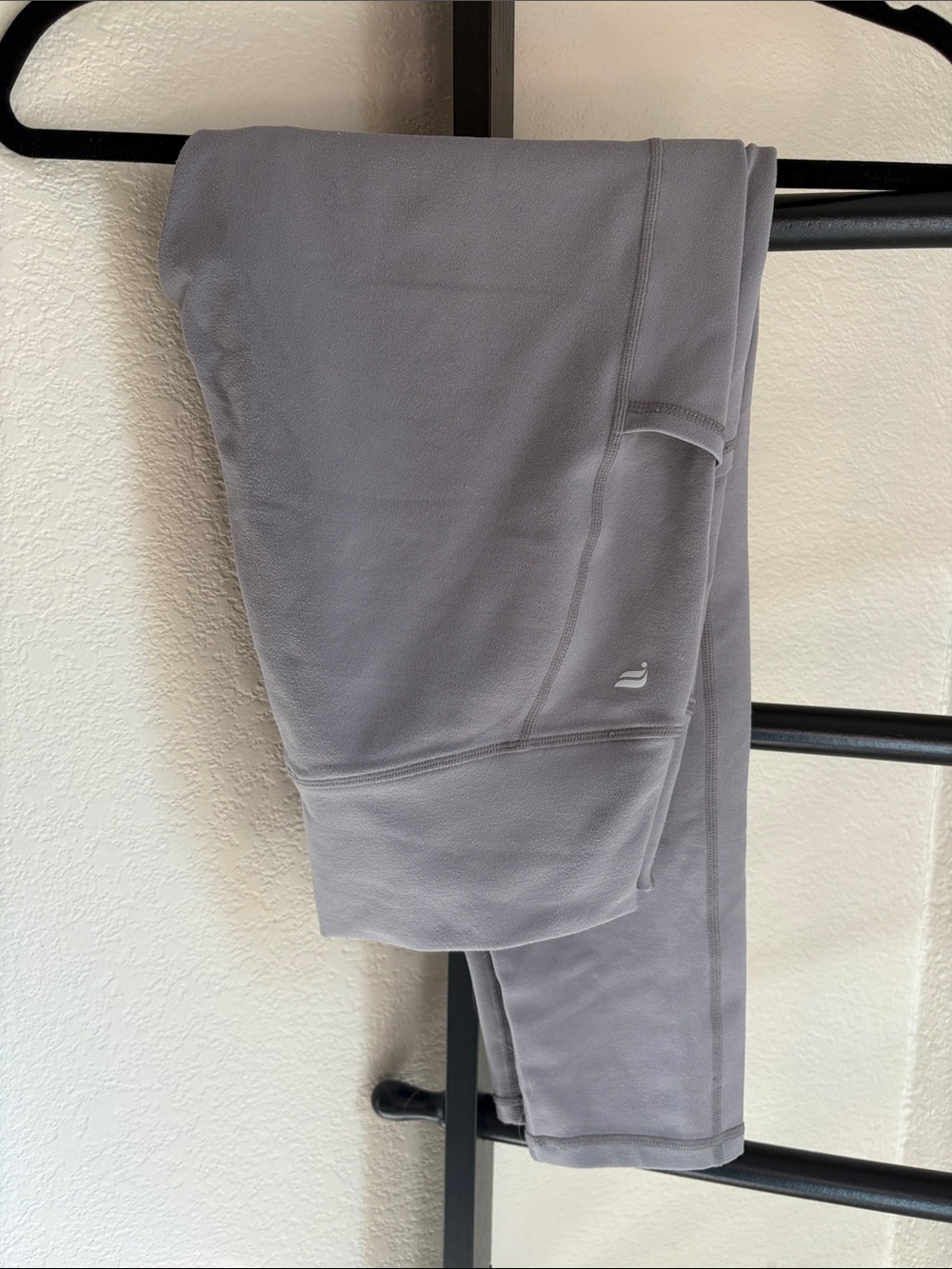 Fabletics Women’s Light Gray Athletic Joggers